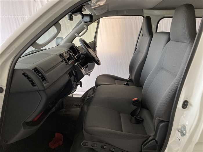 2020 Toyota Hiace Van 3BF-TRH200V (UW-69ad00279055a)[13]