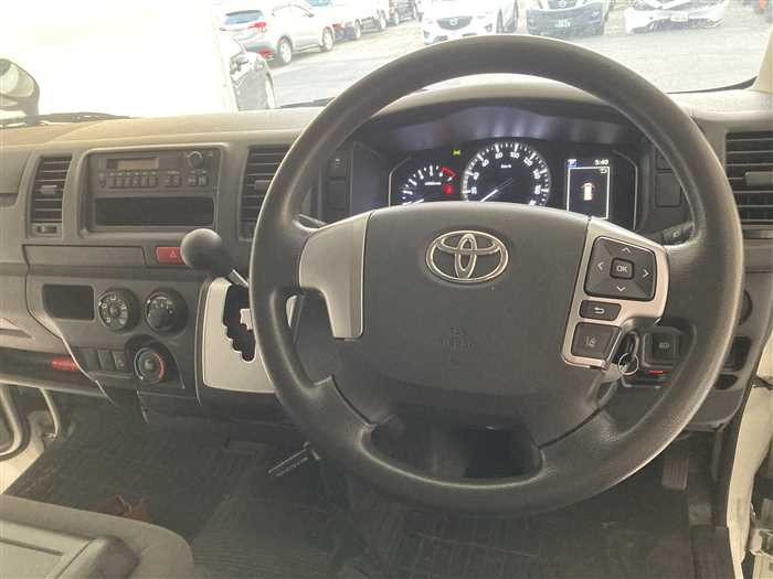 2020 Toyota Hiace Van 3BF-TRH200V (UW-69ad00279055a)[15]