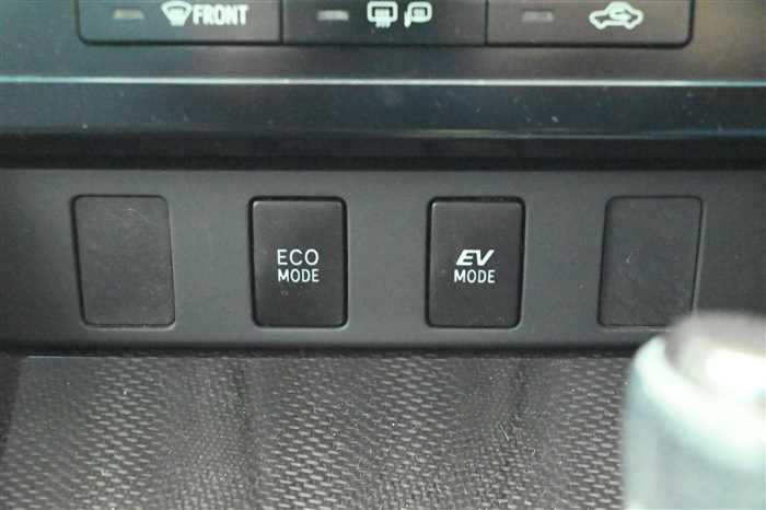 2013 Toyota Camry Hybrid DAA -AVV50 (UW-69ad0028d8c9f)[21]