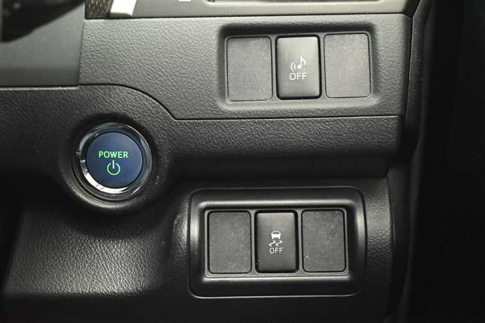 2013 Toyota Camry Hybrid DAA -AVV50 (UW-69ad0028d8c9f)[23]