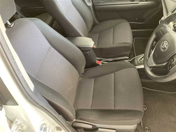 2014 Toyota Corolla Fielder DAA-NKE165G (UW-69ad00291a914)[9]