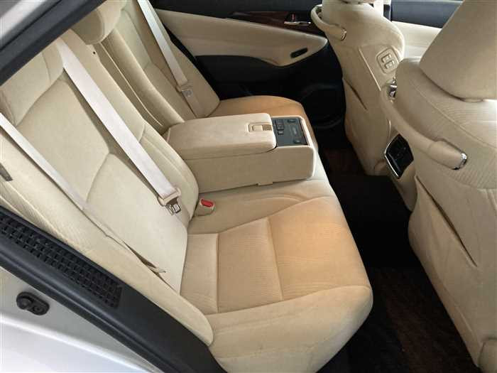 2013 Toyota Crown Hybrid DAA-AWS210 (UW-69ad002981567)[10]