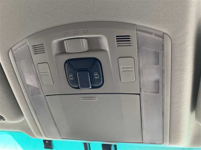 2013 Toyota Alphard Hybrid DAA-ATH20W (UW-69ad002a3f77b)[25]