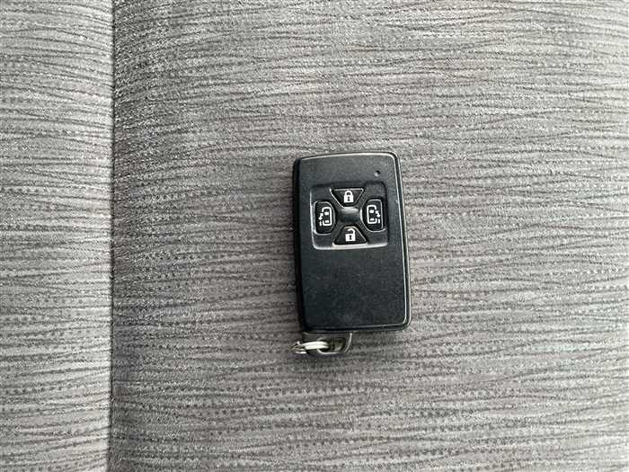 2013 Toyota Alphard Hybrid DAA-ATH20W (UW-69ad002a3f77b)[26]