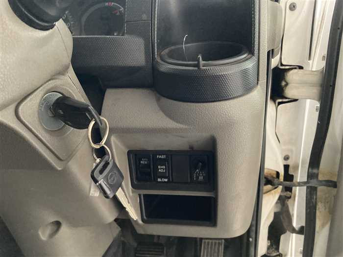 2011 Nissan Atlas PKG-SZ2F24 (UW-69ad002a73828)[15]