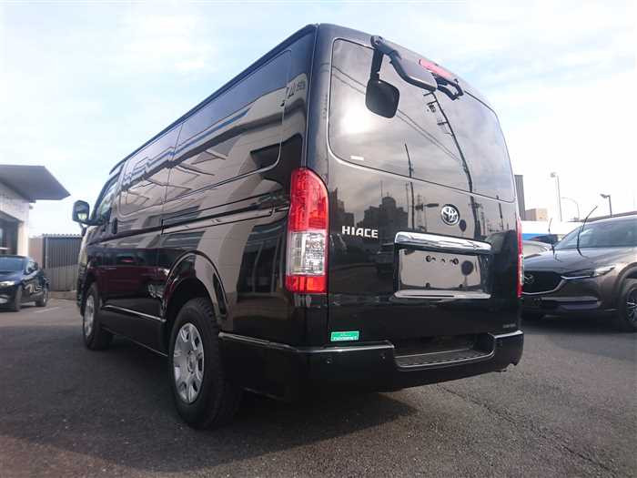 2022 Toyota Hiace Van GDH201V (UW-69ad003aecc73)[1]