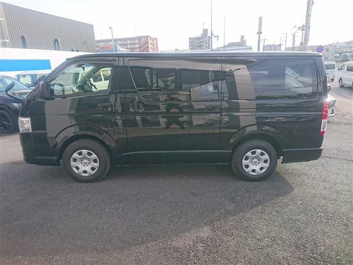 2022 Toyota Hiace Van GDH201V (UW-69ad003aecc73)[7]