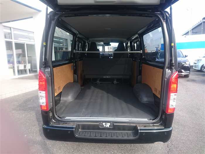 2022 Toyota Hiace Van GDH201V (UW-69ad003aecc73)[15]