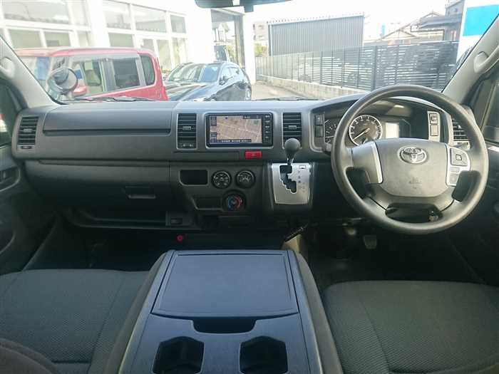 2022 Toyota Hiace Van GDH201V (UW-69ad003aecc73)[18]