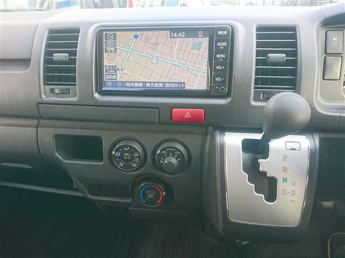 2022 Toyota Hiace Van GDH201V (UW-69ad003aecc73)[20]