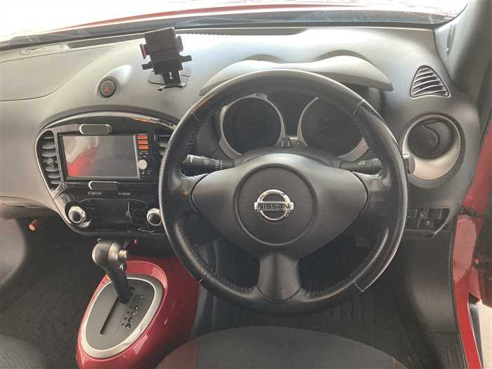 2013 Nissan JUKE DBA-YF15 (UW-69ad003d5dd1f)[16]