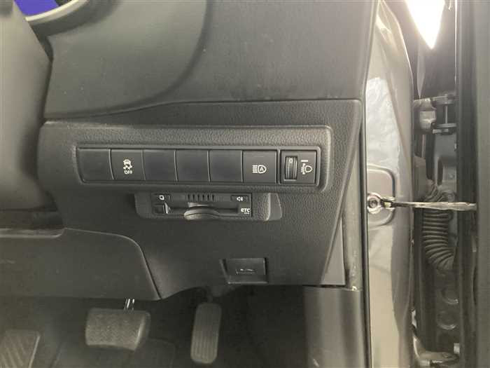 2021 Toyota Corolla Sports 6AA-ZWE213H (UW-69ad003ebcbed)[17]