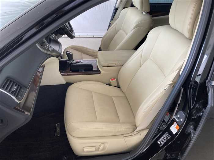 2015 Toyota Crown Hybrid DAA-AWS210 (UW-69ad003f04c2e)[15]