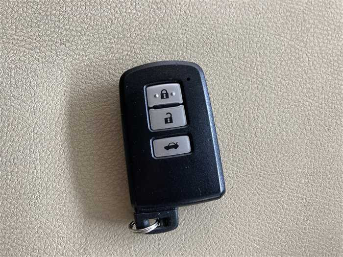 2015 Toyota Crown Hybrid DAA-AWS210 (UW-69ad003f04c2e)[25]