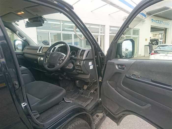 2020 Toyota Hiace Van GDH201V (UW-69ad004214e83)[9]