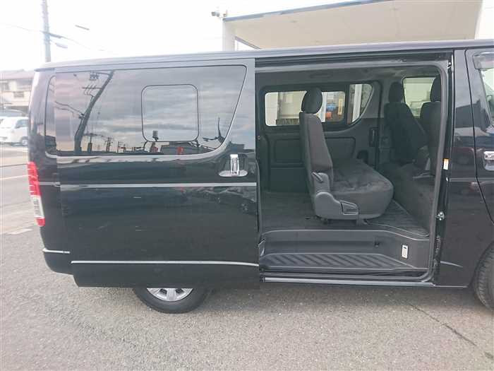 2020 Toyota Hiace Van GDH201V (UW-69ad004214e83)[10]