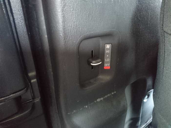 2020 Toyota Hiace Van GDH201V (UW-69ad004214e83)[17]