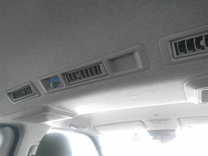 2020 Toyota Hiace Van GDH201V (UW-69ad004214e83)[18]