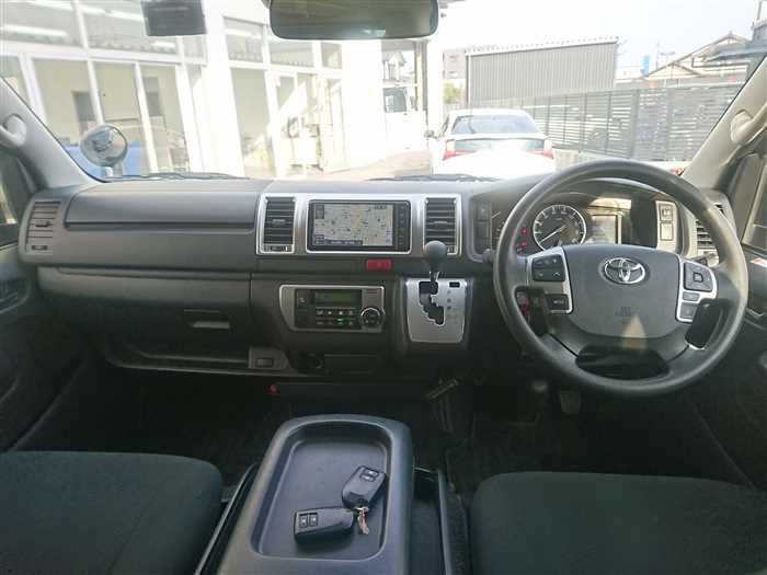 2020 Toyota Hiace Van GDH201V (UW-69ad004214e83)[19]