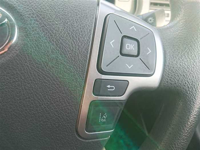 2020 Toyota Hiace Van GDH201V (UW-69ad004214e83)[24]