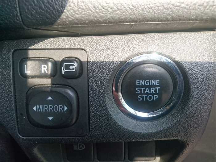 2020 Toyota Hiace Van GDH201V (UW-69ad004214e83)[25]