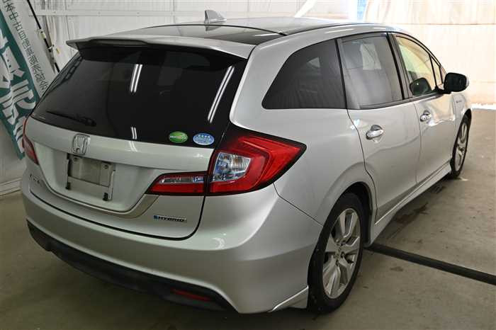 2015 Honda Jade Hybrid DAA-FR4 (UW-69a69416a4bab)[1]