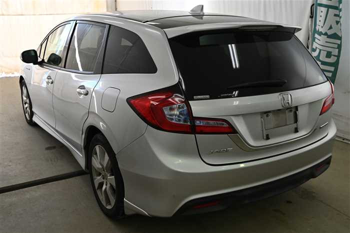 2015 Honda Jade Hybrid DAA-FR4 (UW-69a69416a4bab)[3]