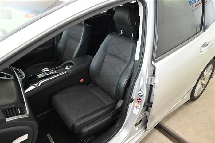 2015 Honda Jade Hybrid DAA-FR4 (UW-69a69416a4bab)[14]