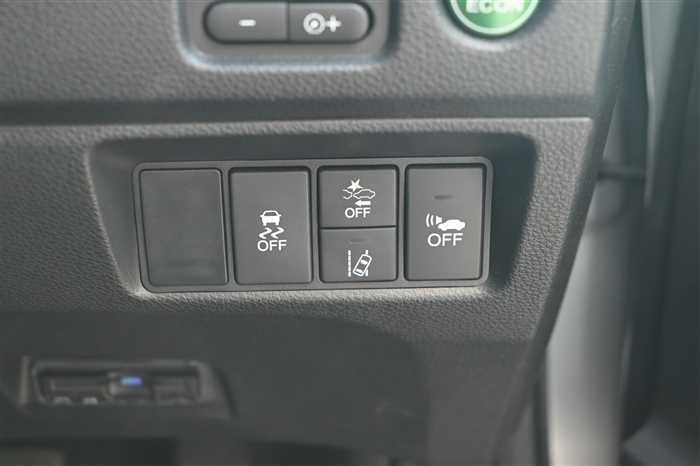 2015 Honda Jade Hybrid DAA-FR4 (UW-69a69416a4bab)[18]