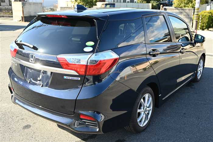 2015 Honda SHUTTLE HYBRID DAA-GP7 (UW-69a6941789641)[1]
