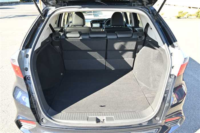 2015 Honda SHUTTLE HYBRID DAA-GP7 (UW-69a6941789641)[12]