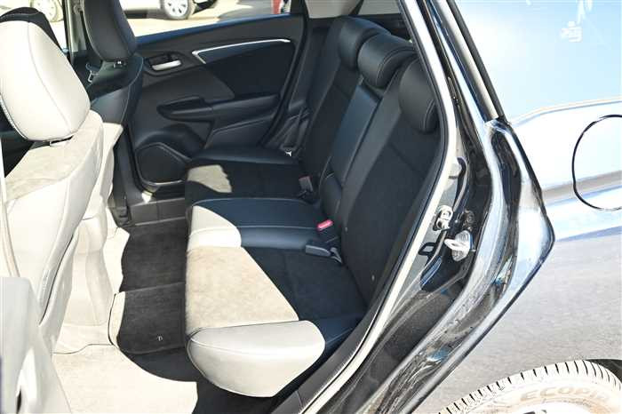 2015 Honda SHUTTLE HYBRID DAA-GP7 (UW-69a6941789641)[14]