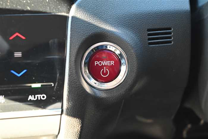 2015 Honda SHUTTLE HYBRID DAA-GP7 (UW-69a6941789641)[19]