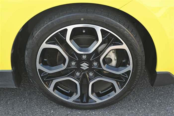 2018 Suzuki Swift CBA-ZC33S (UW-69a69418366b3)[7]