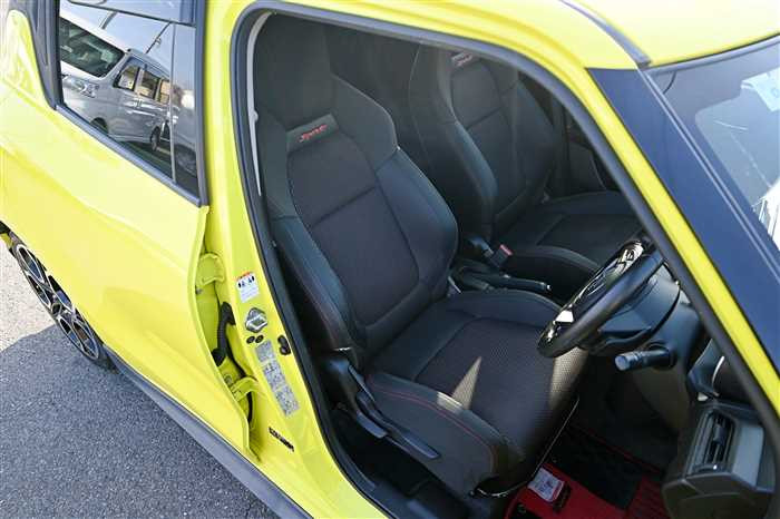 2018 Suzuki Swift CBA-ZC33S (UW-69a69418366b3)[9]