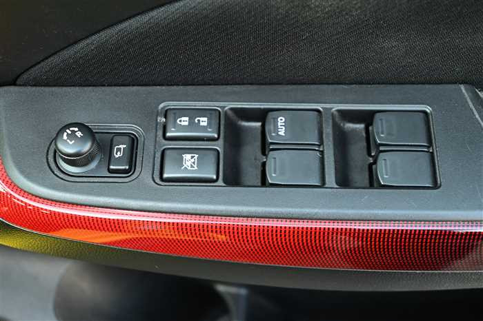 2018 Suzuki Swift CBA-ZC33S (UW-69a69418366b3)[15]