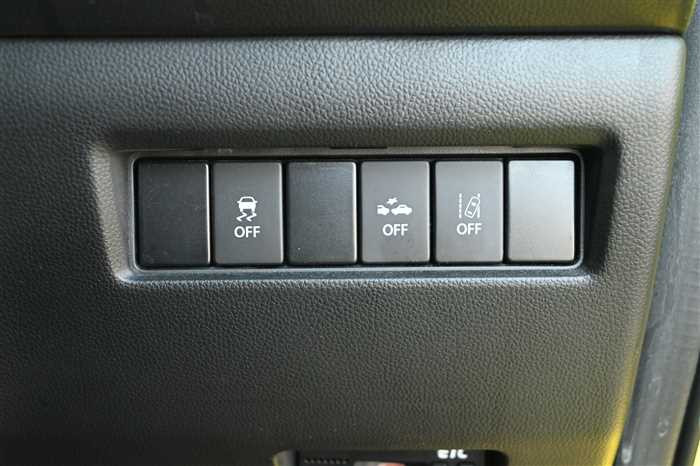 2018 Suzuki Swift CBA-ZC33S (UW-69a69418366b3)[16]