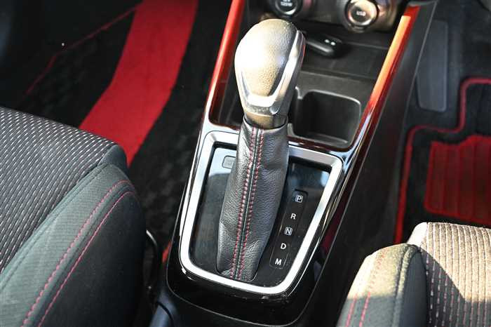 2018 Suzuki Swift CBA-ZC33S (UW-69a69418366b3)[19]