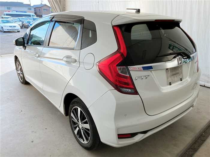 2018 Honda Fit Hybrid DAA-GP5 (UW-69a6941920d90)[3]
