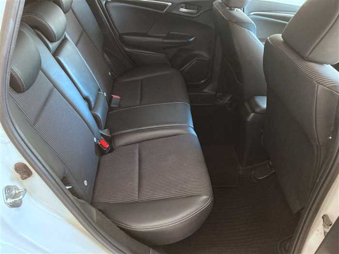 2018 Honda Fit Hybrid DAA-GP5 (UW-69a6941920d90)[10]