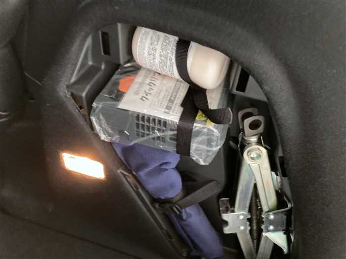 2018 Honda Fit Hybrid DAA-GP5 (UW-69a6941920d90)[12]