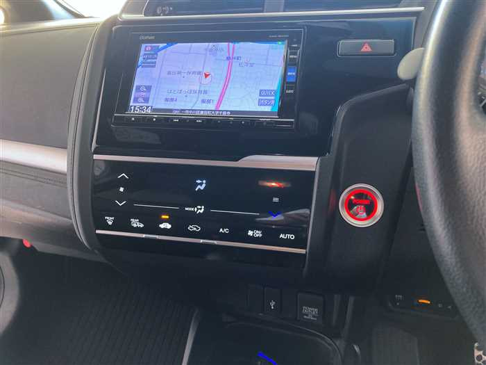 2018 Honda Fit Hybrid DAA-GP5 (UW-69a6941920d90)[18]