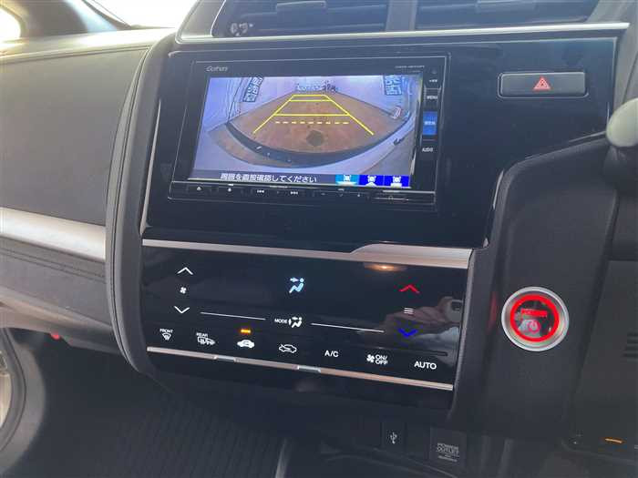 2018 Honda Fit Hybrid DAA-GP5 (UW-69a6941920d90)[19]