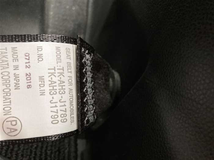 2018 Honda Fit Hybrid DAA-GP5 (UW-69a6941920d90)[22]