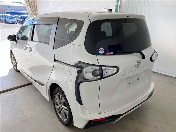 2016 Toyota Sienta DBA-NSP170G (UW-69ad0008e8e64)[3]