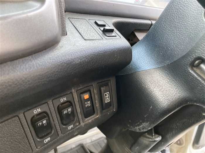 2011 Hino RANGER BKG-FC7JKYA (UW-69b2792588836)[21]