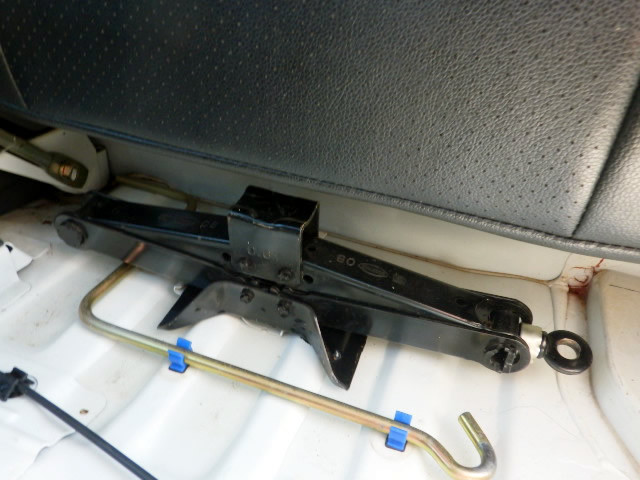 2000 Subaru Sambar TT2 (UW-699fcb94edc95)[19]