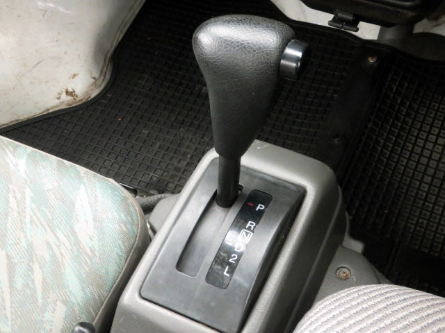 1999 Suzuki Carry Truck DA52T (UW-69a6aebf9b18b)[13]