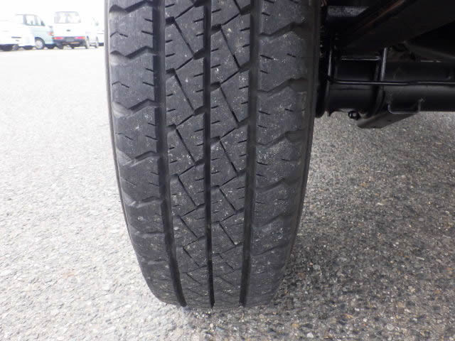 1999 Suzuki Carry Truck DA52T (UW-69a6aebf9b18b)[28]