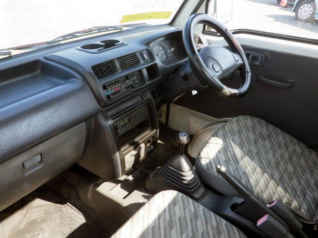 2001 Daihatsu Hijet Truck S210P (UW-699fe7cb7753e)[9]